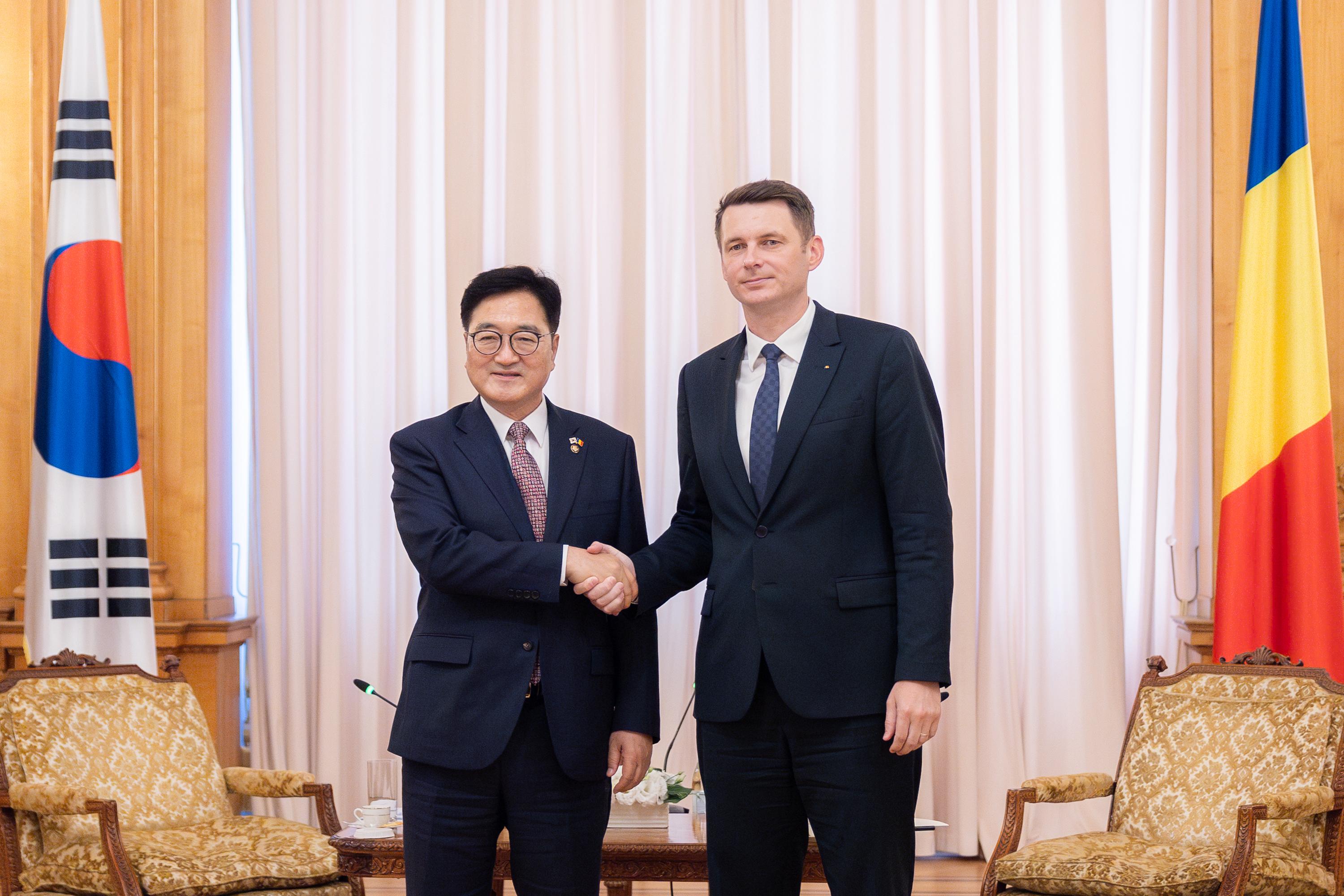 Întrevederea președintelui Senatului, Mircea Abrudean, cu președintele Adunării Naționale a Republicii Coreea, Woo Won-shik